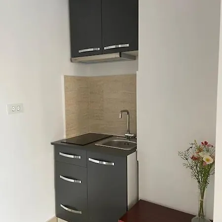 Minimalist Old Town Apartment *